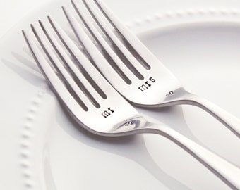Mr and Mrs | Stamped Wedding Forks Set (Stainless Steel) | Unique Wedding Gift | Custom Engagement Gift | Anniversary Present