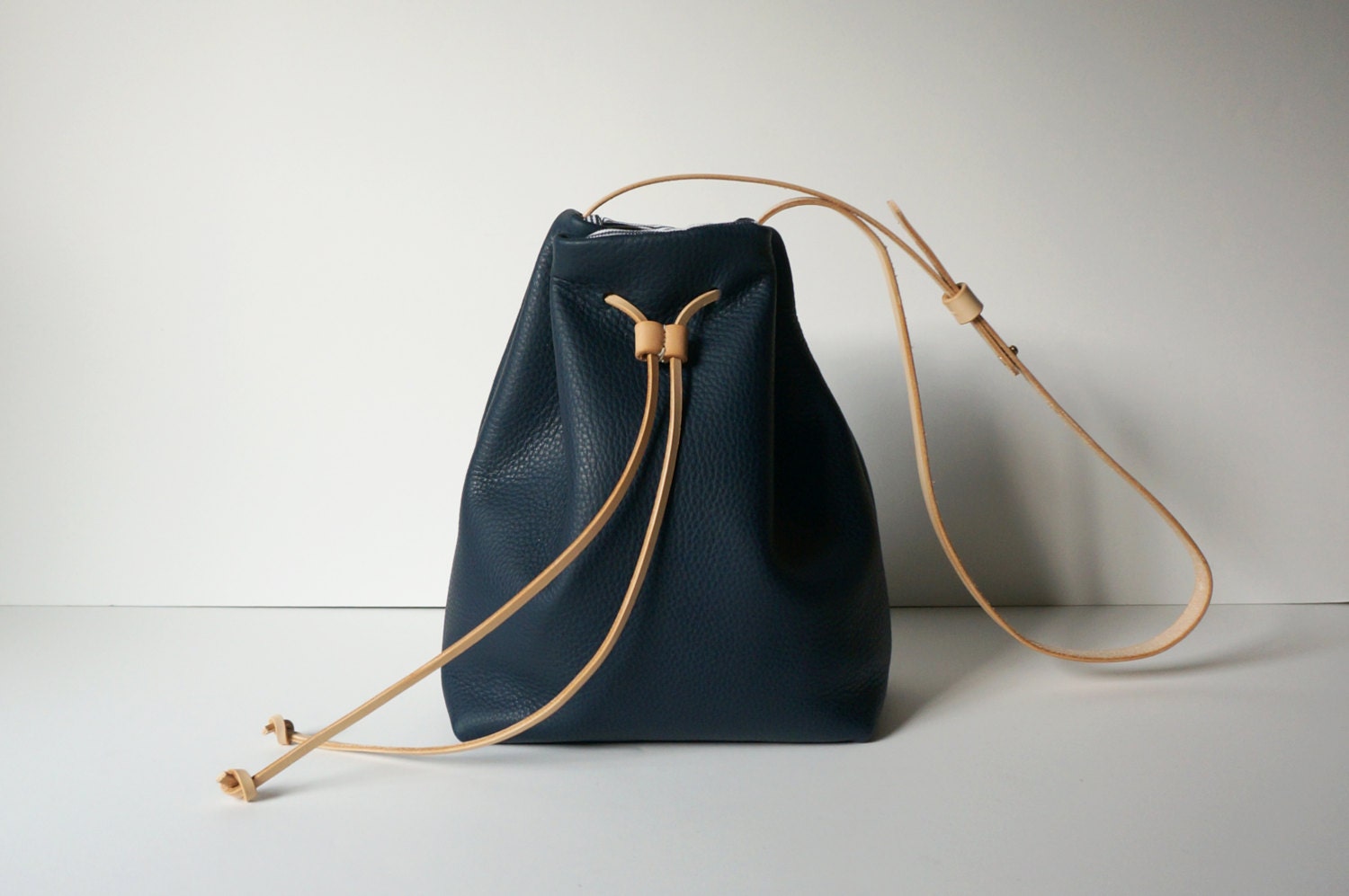 Bucket bag. Black Bucket Bag. Bucket Bag Morris. Sangle Bucket Bag.