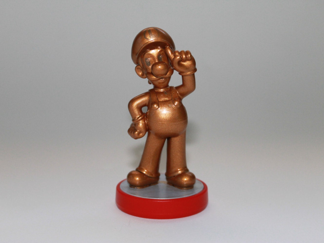 golden luigi amiibo