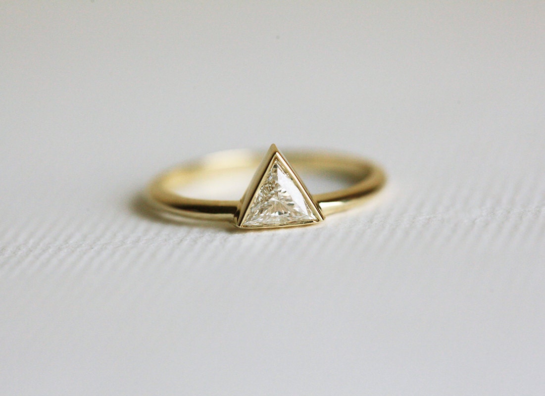 triangle wedding ring pattern