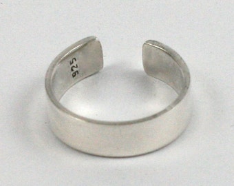 Solid Silver Handmade Adjustable 5mm Toe Ring. Hallmarked