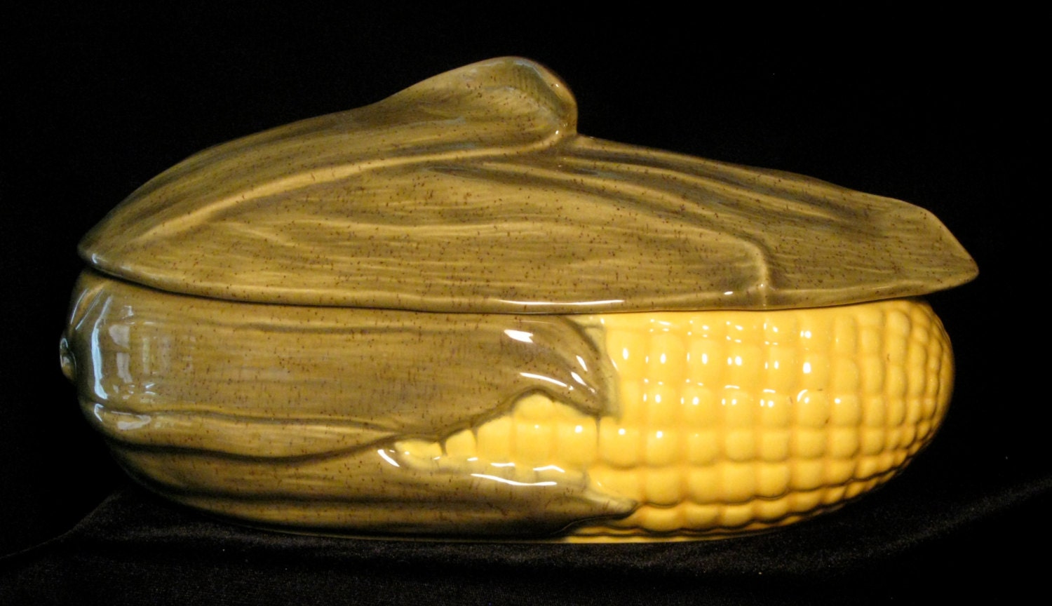 Shawnee Pottery Corn King Lidded Casserole
