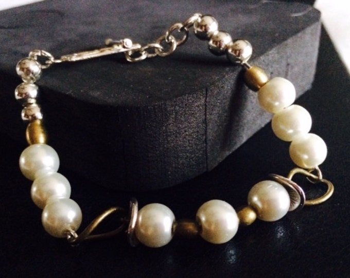 Pearl Toggle Bracelet