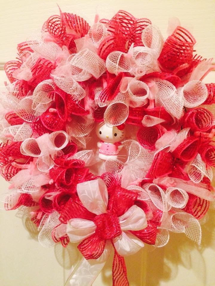 Hello Kitty Wreath