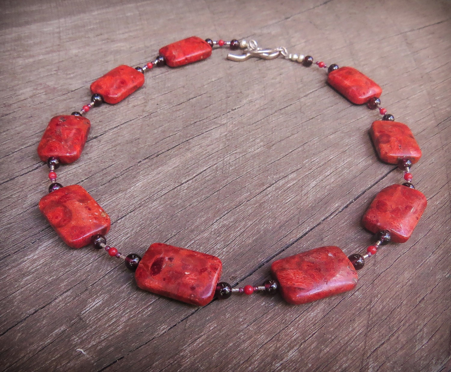 Red sponge coral necklace choker