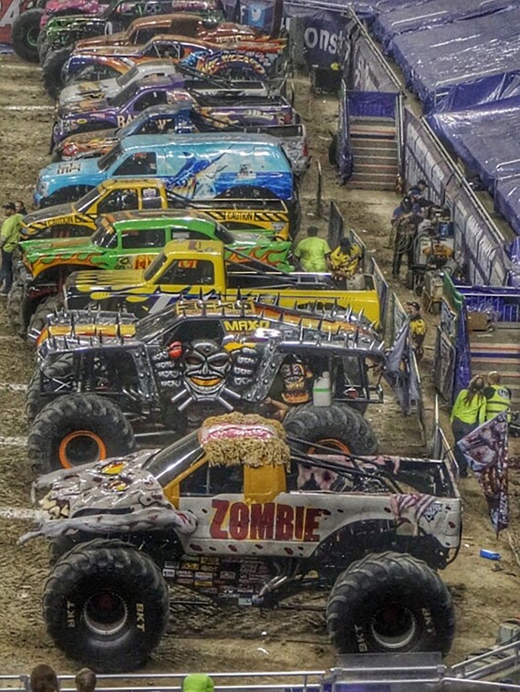 Monster trucks ford field detroit #8
