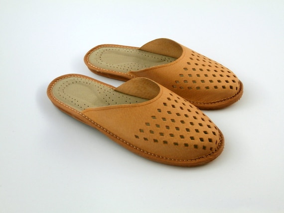 Items similar to Beautiful handmade leather slippers for women on Etsy