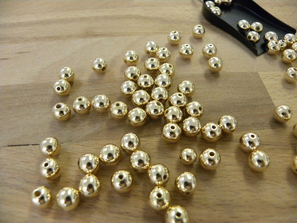 5mm 18/20 Gold filled round beads. Seamless Gold Beads
