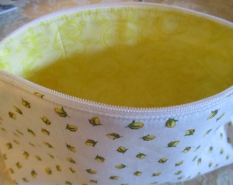 Cosmetic bag in Yellow and White