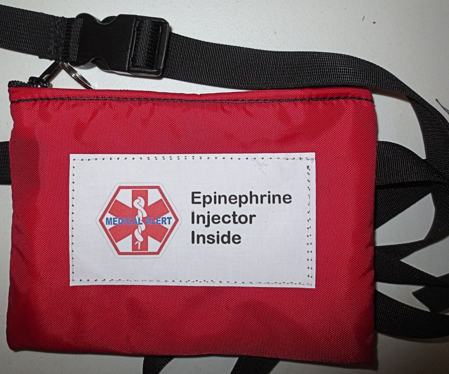 Epi Pen ® or AuviQ ® pouch waist pack epipen carrier