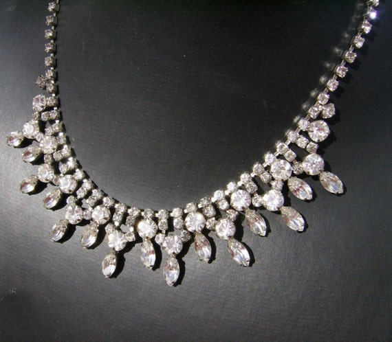 Vintage Crystal Necklace Absolutely Exquisite in Excellent