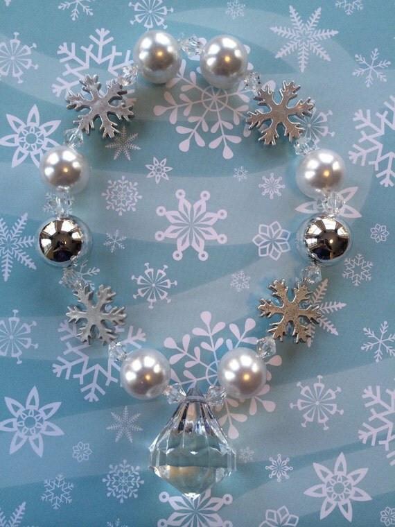 Chunky Winter Wonderland Stretch Necklace by GraceandGreenBeans