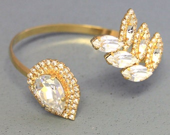 Nira Metal Flower Vortex Arm Cuff Bracelet -Gold