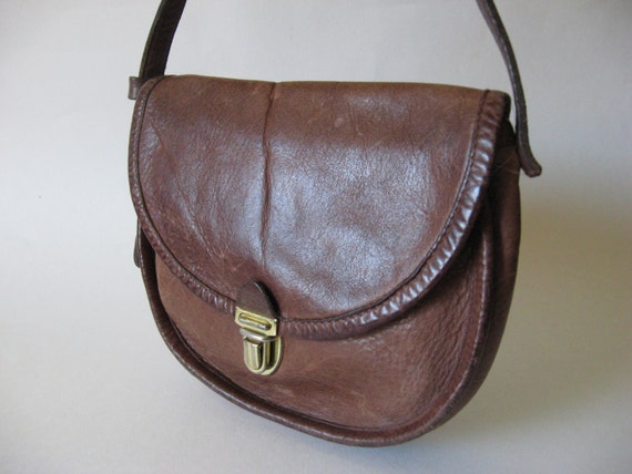 Older vintage Roots Canada light brown leather vintage handbag