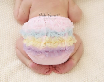 Baby Bloomers- newborn baby diaper cover- infant bloomers- ruffle diaper cover- girl diaper covers- cake smash outfit- baby bloomers- baby