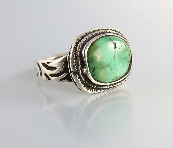 ... Sterling silver Green Turquoise Ring Israel size 7, middle finger