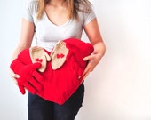 Valentines day Gloves, Crochet Winter accessories, red, beige, feminine mittens, heart