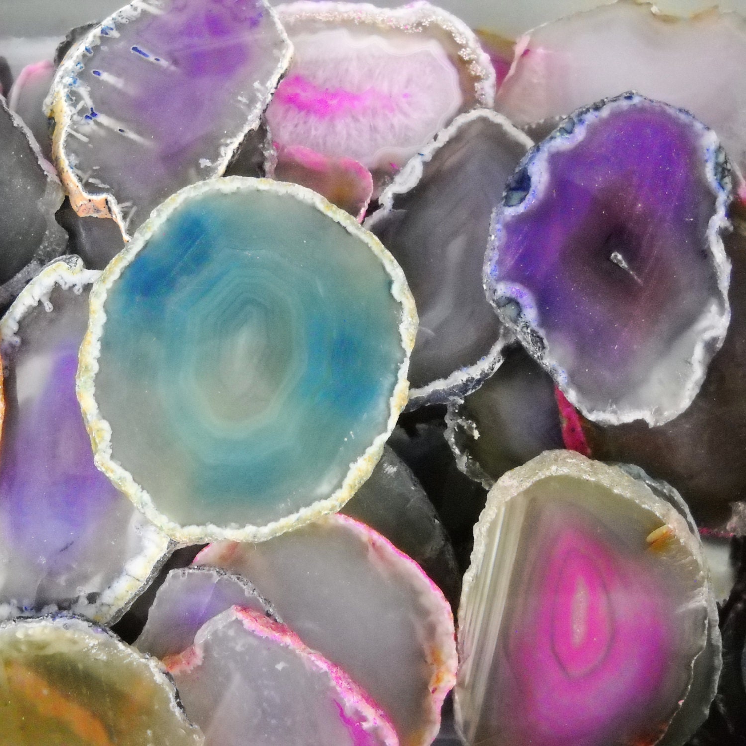 Multipack 1.5-3 agate slices pastel colors polished dyed