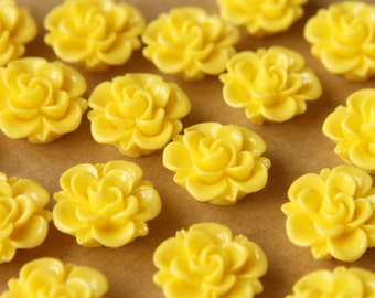 10 pc. Yellow Flower Cabochons 19mm | RES-472