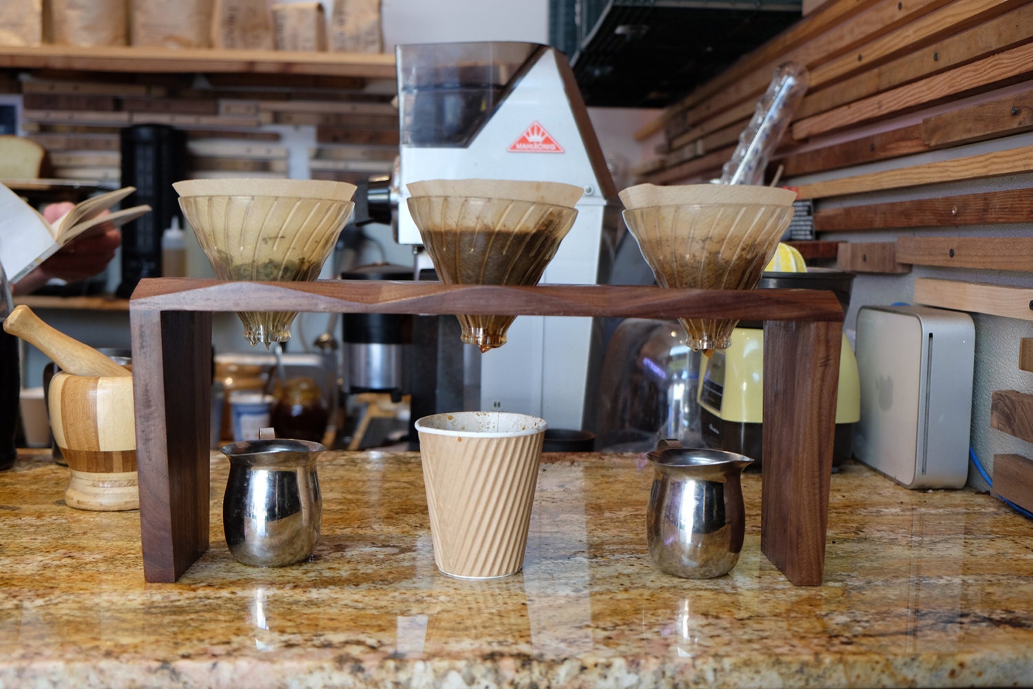 pour-over-coffee-brewing-coffee-stand-for-three-by-gradientmatter