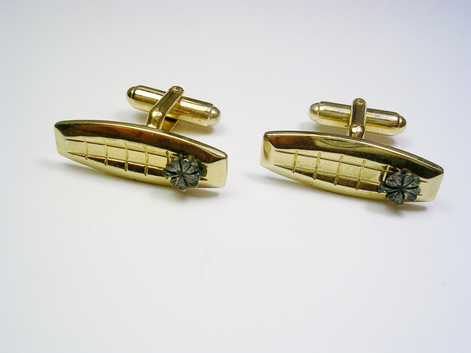 Vintage ANSON Cufflinks gold tone Lucky Clover Four Leaf