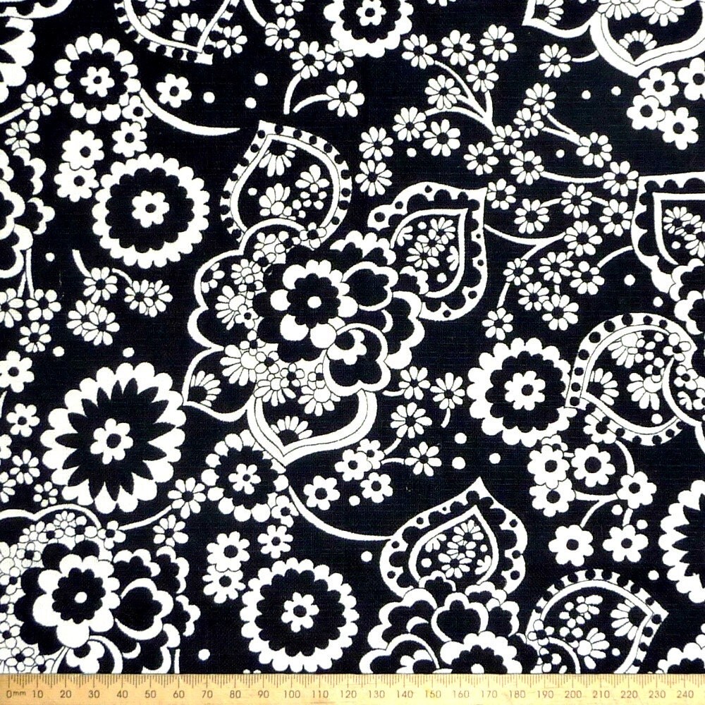 Vintage fabric Black and white floral Cotton by ShopRetrofied