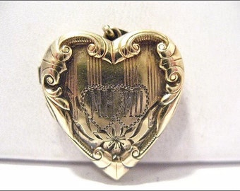 Antique Gold Filled Locket Heart Raised Border Initials MH & MU 18 X 22