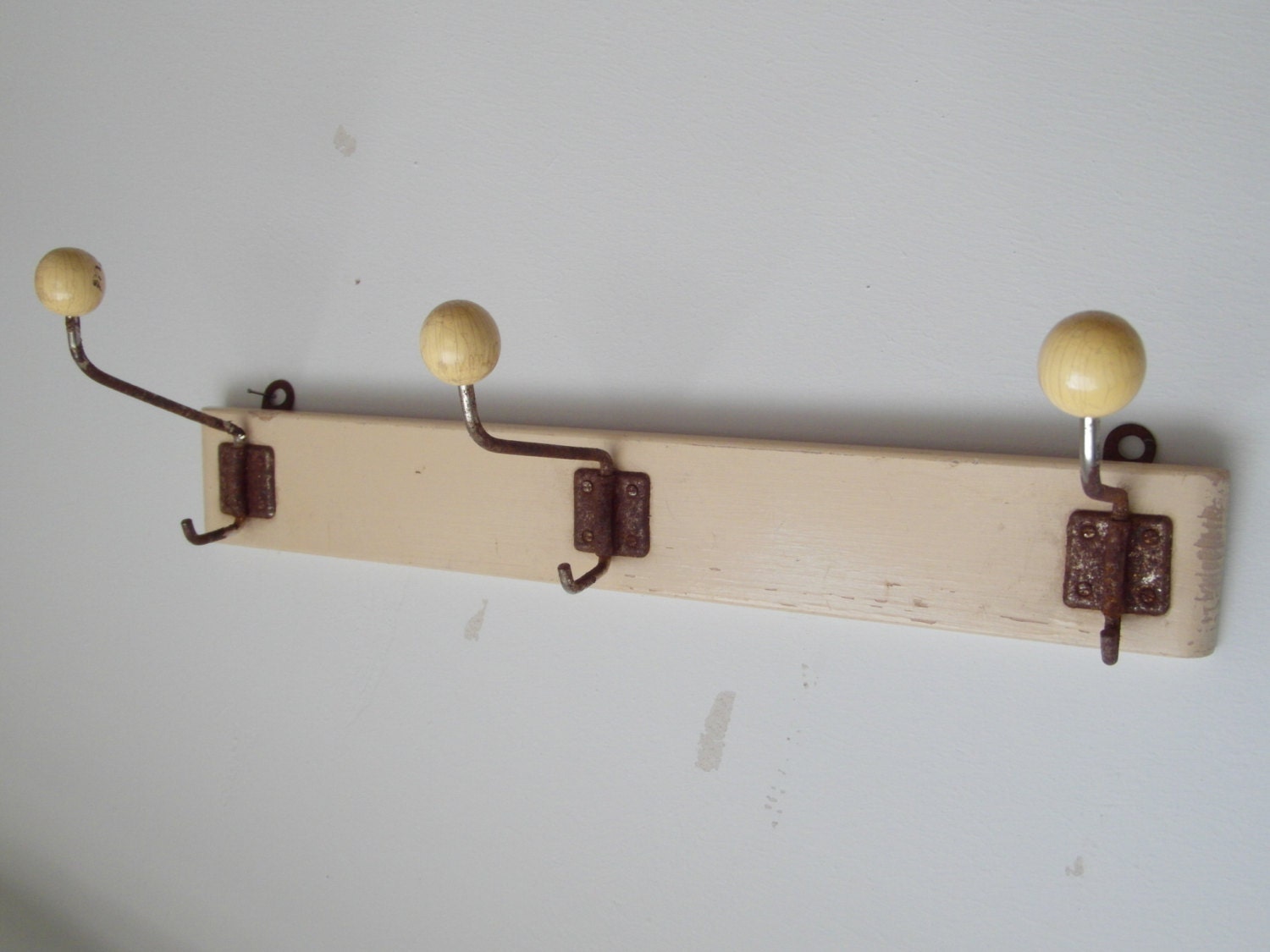 Wardrobe, coat rack, 3 wall hooks, rusty wood and iron, handcraft