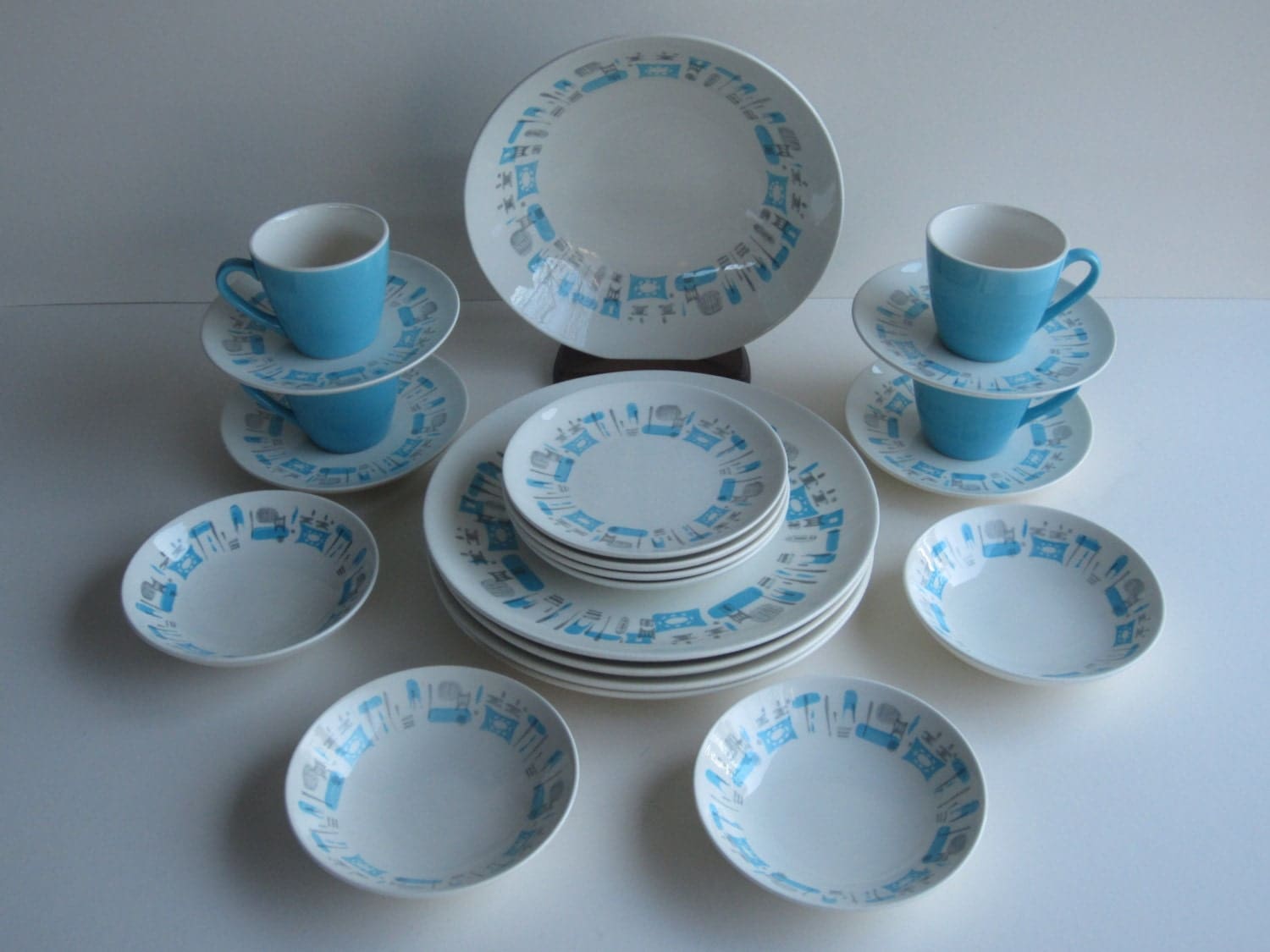 Royal China Blue Heaven Pattern Made in USA Dinnerware for 4 Dining