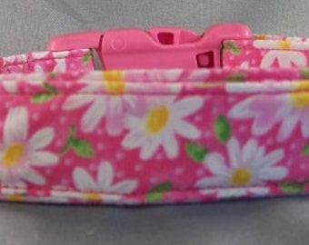 Little Daisy Flowers on Hot Pink Dog Collar