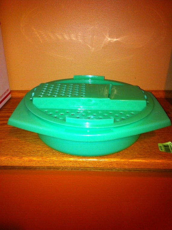 Tupperware Vintage Mandolin Grater Slicer Green Jadite 7868