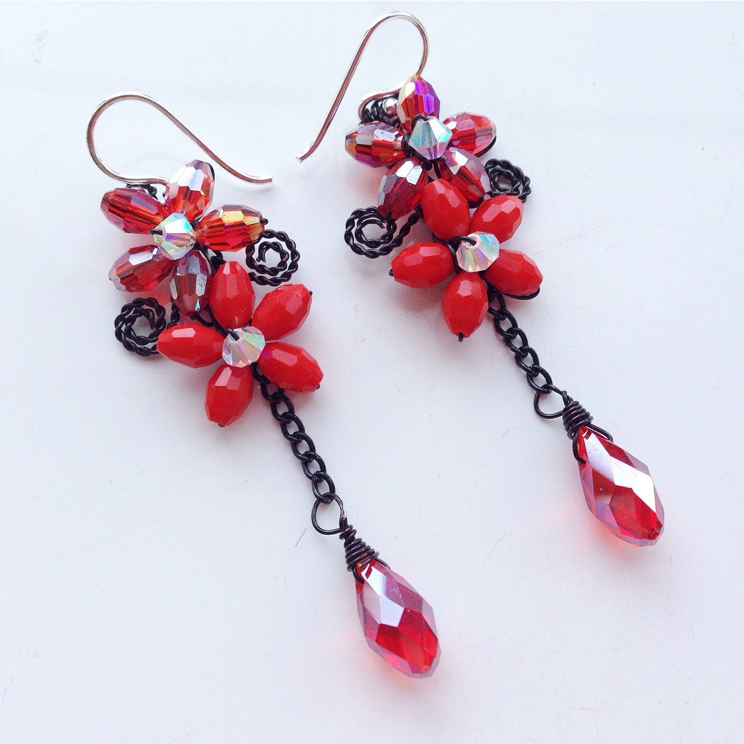 Red flower Chandelier earrings/Bead earring/Red by PastelGems