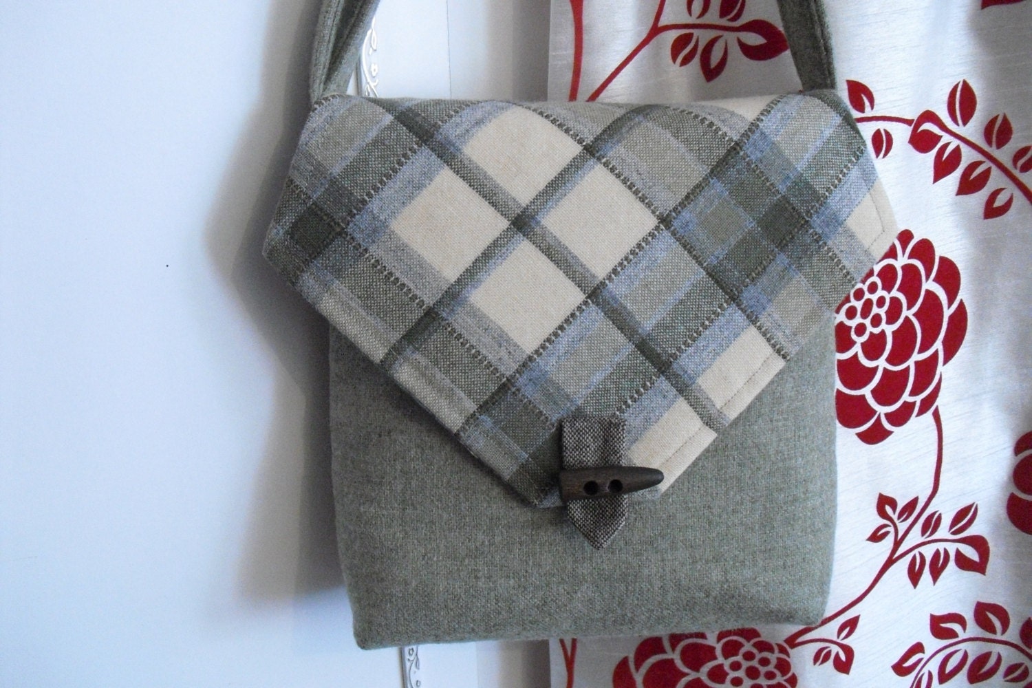 Handmade wool handbag beige/olive by AVYSQuilting on Etsy