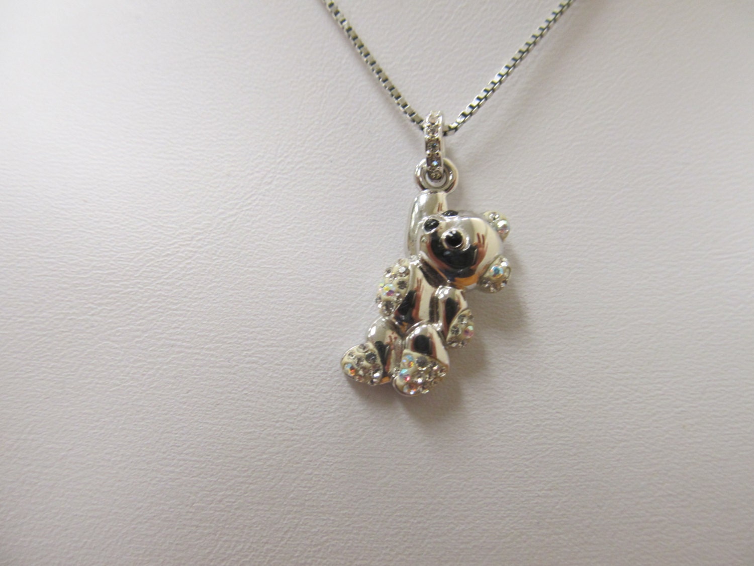 swarovski teddy pendant