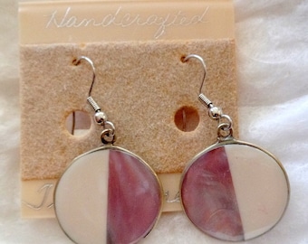 Gorgeous pair of, dangle style earrings, hand-made by Tesoros.