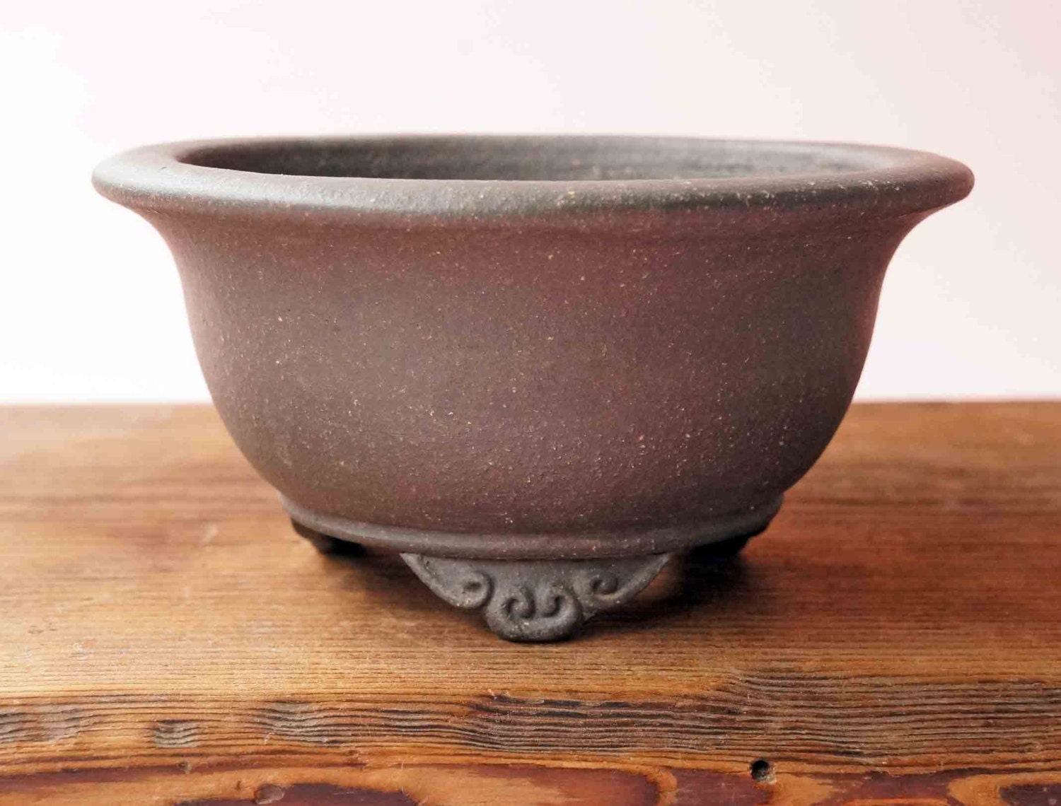 Japanese Tokoname unglazed round grey bonsai pot with cloud