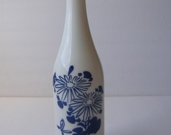 Vintage Chinese/Japanese marvelous white glass wine bottle