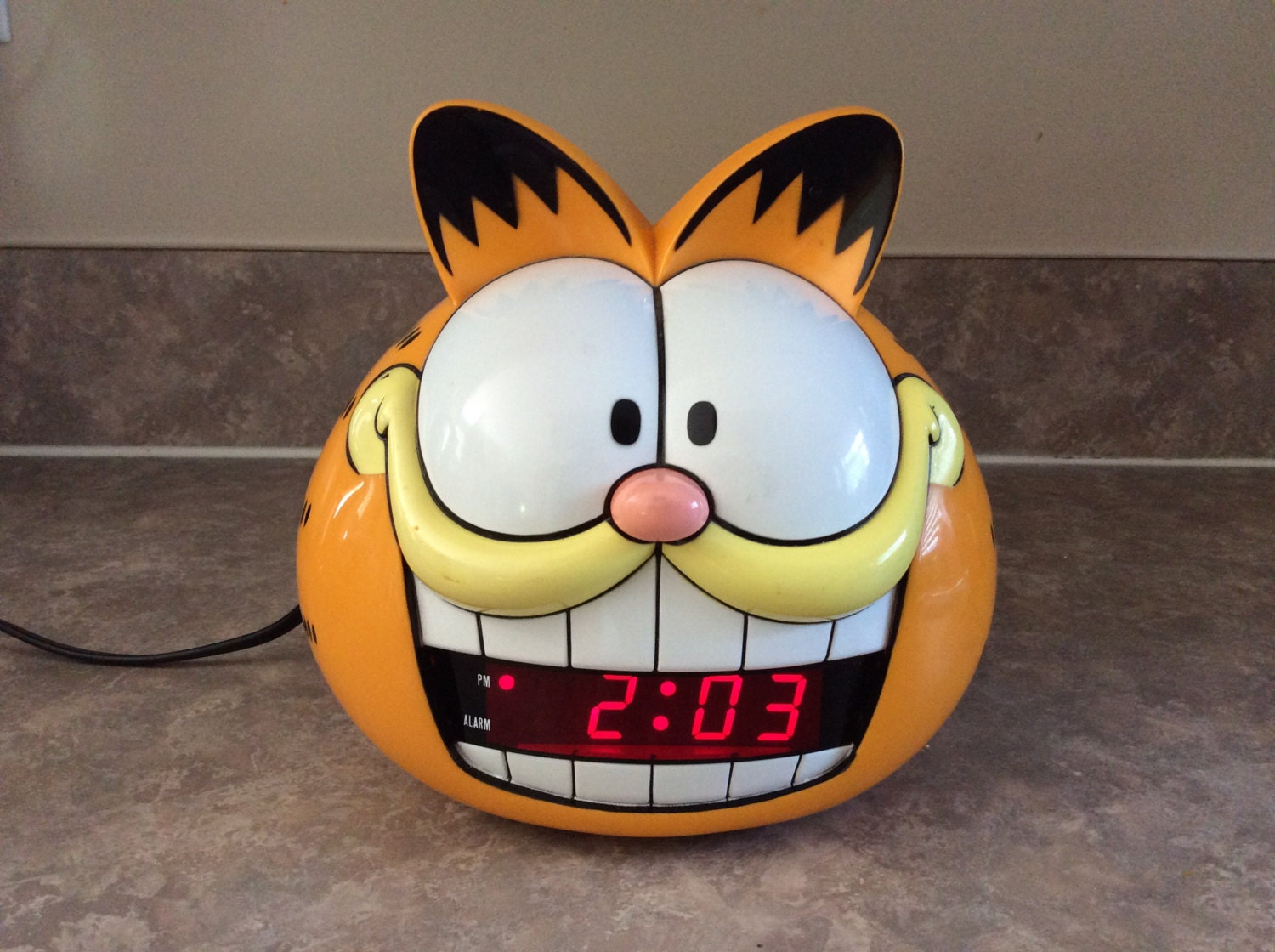 Garfield Head Electronic LED Alarm Clock Sunbeam. by FRONIES