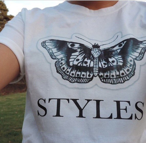 Harry Styles Tattoo Für Zayn | harry styles one direction butterfly tattoo tee by Harry Styles Tattoo Für Zayn | harry styles one direction butterfly tattoo tee by