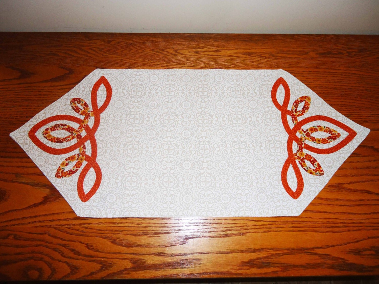 Celtic Knot Fall Table Runner