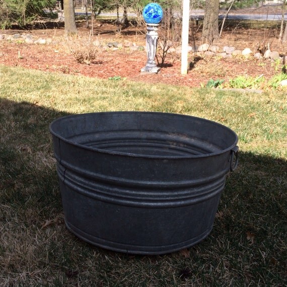 Galvanized Weathered Wash Tub Large Metal by wackeerusticfinds
