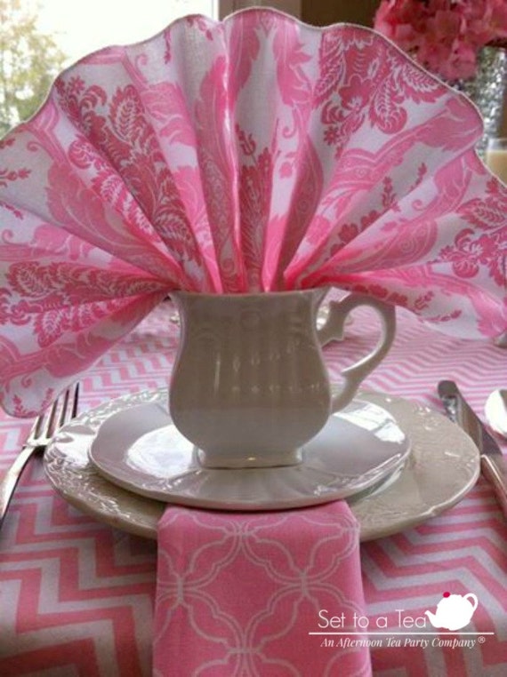 Items similar to Pretty in Pink Luncheon Napkin Set on Etsy