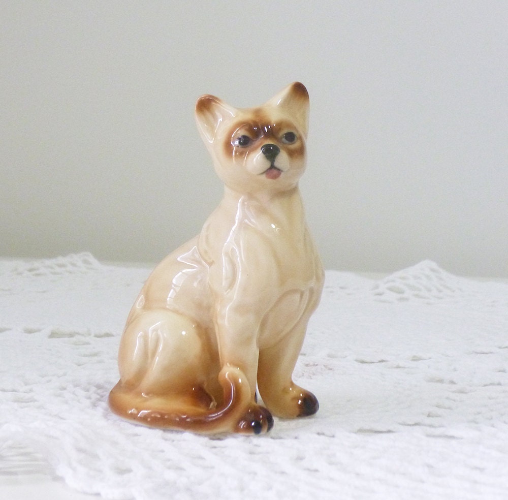 cat collectibles figurines