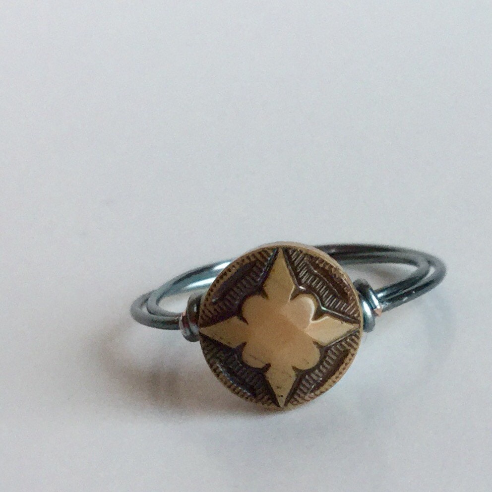 Let's Get Vintage glass ring the profiles