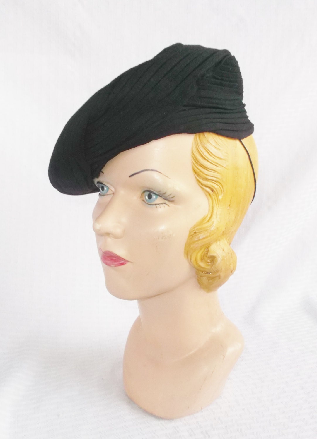 1930s Vintage Black Tilt Turban Beret Hat from Abandoned Time