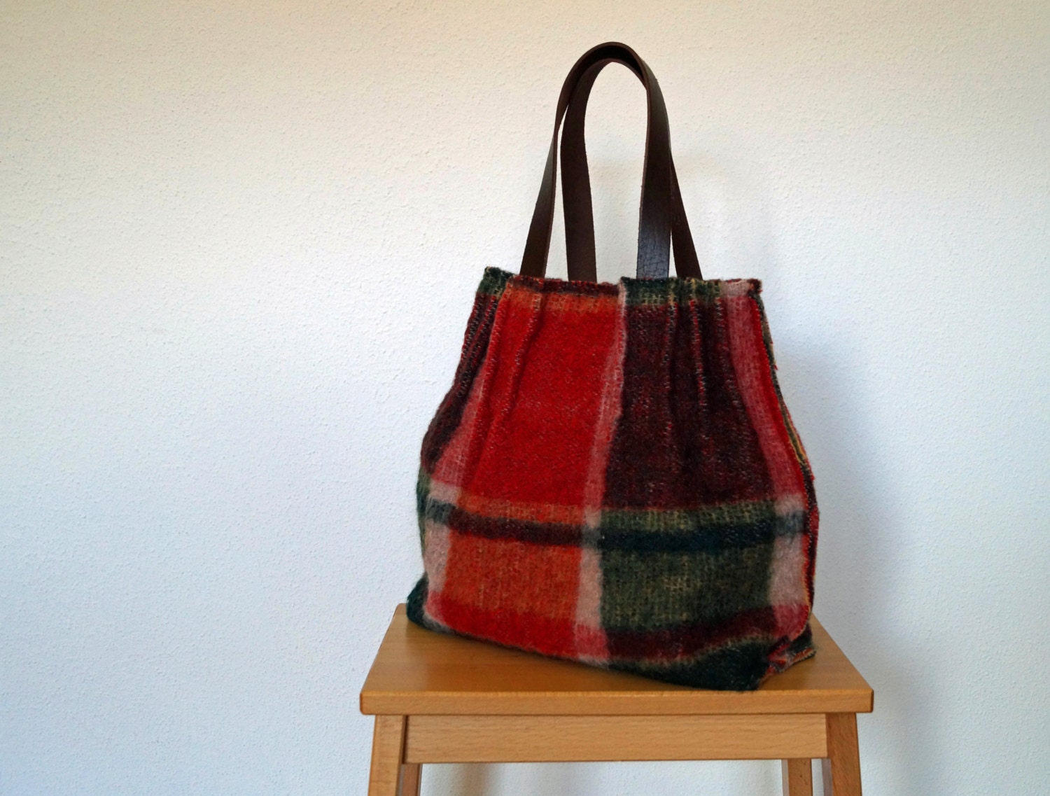 Geruite rood groene tas van wollen deken door handmadehandsome