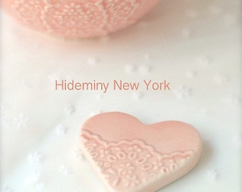 Shiny Pink Porcelain Lace Bowl with Heart Lace Cutlery Rest Set -Hideminy Lace Series