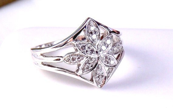 Diamond Flower 10K White Gold Ring by EclairJewelry on Etsy