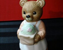 mama bear figurine