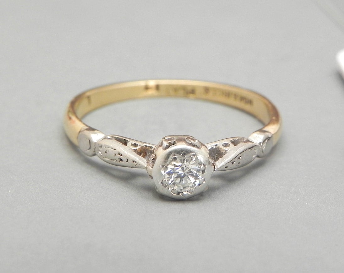 Stunning 2 carat diamond antique engagement ring | Antique engagement rings,  Vintage engagement rings, Antique engagement rings 1920s